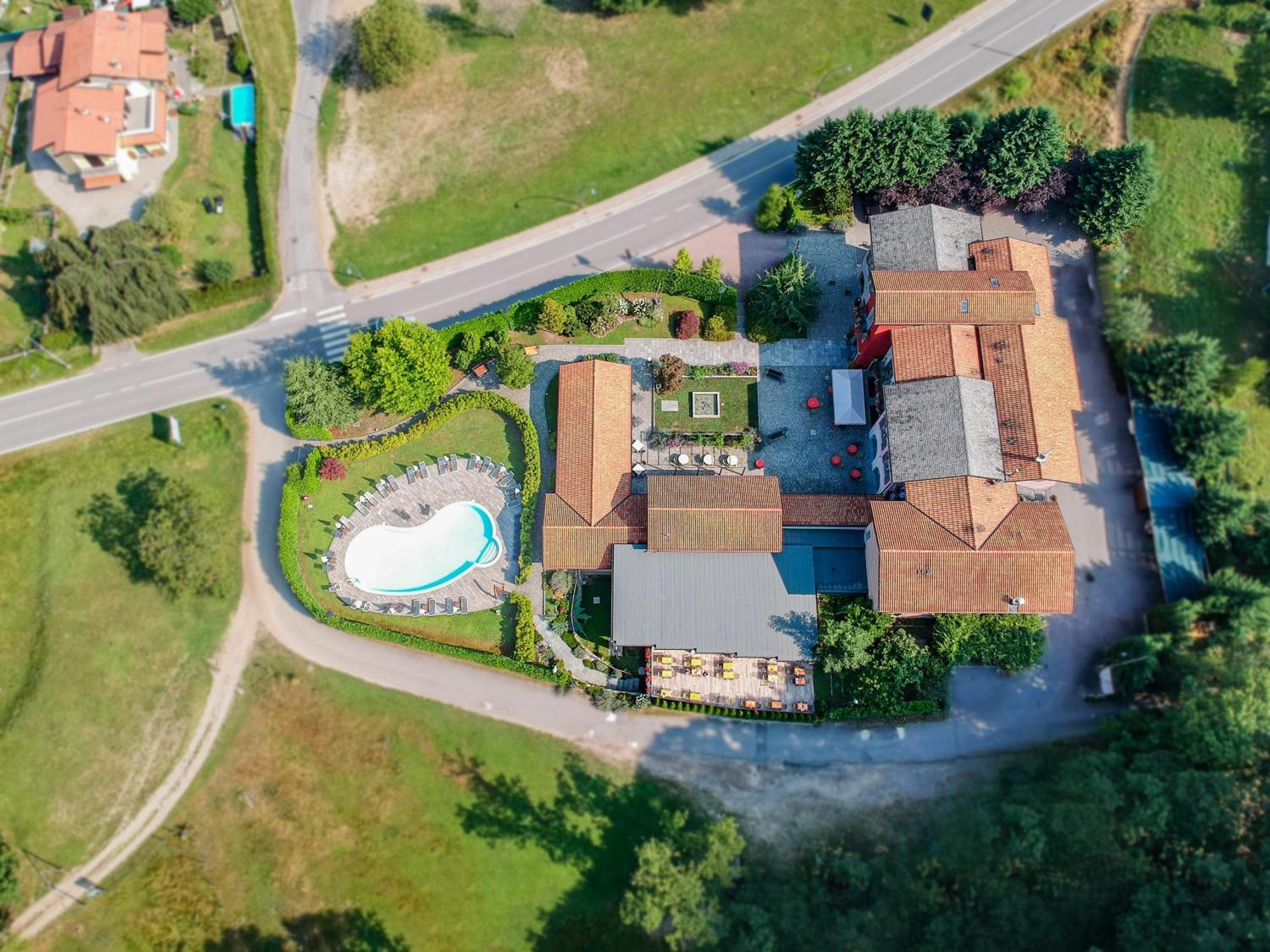 Hotel Cortese Armeno Екстер'єр фото