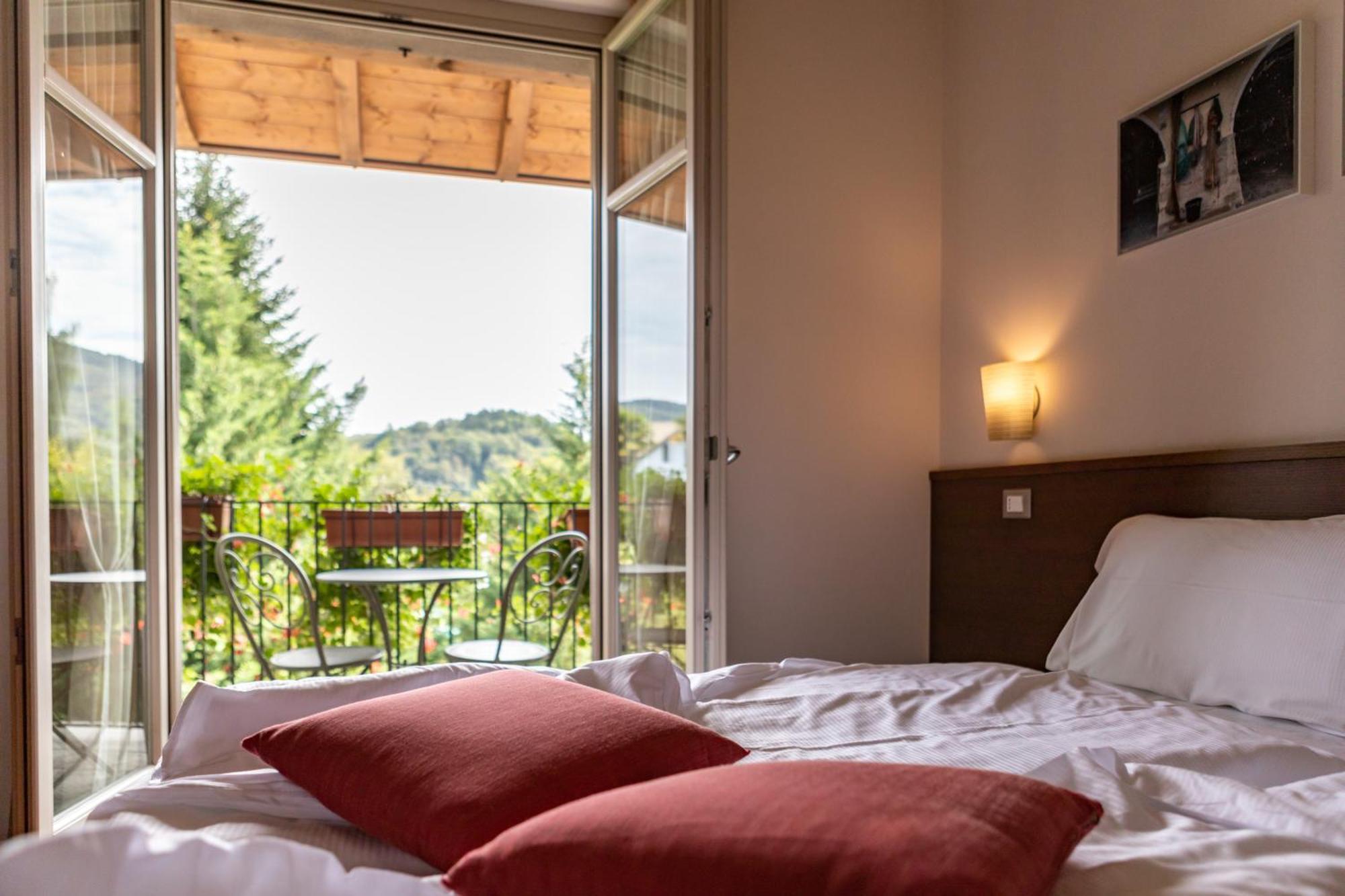 Hotel Cortese Armeno Екстер'єр фото