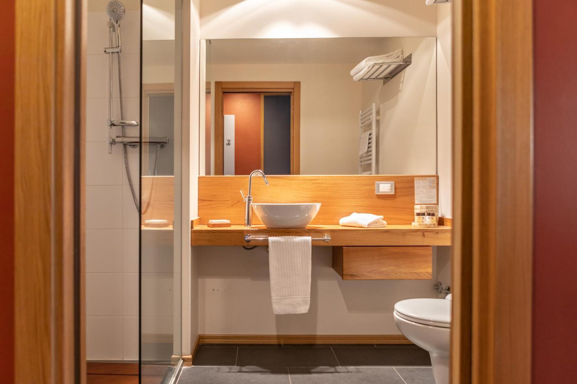 Hotel Cortese Armeno Екстер'єр фото