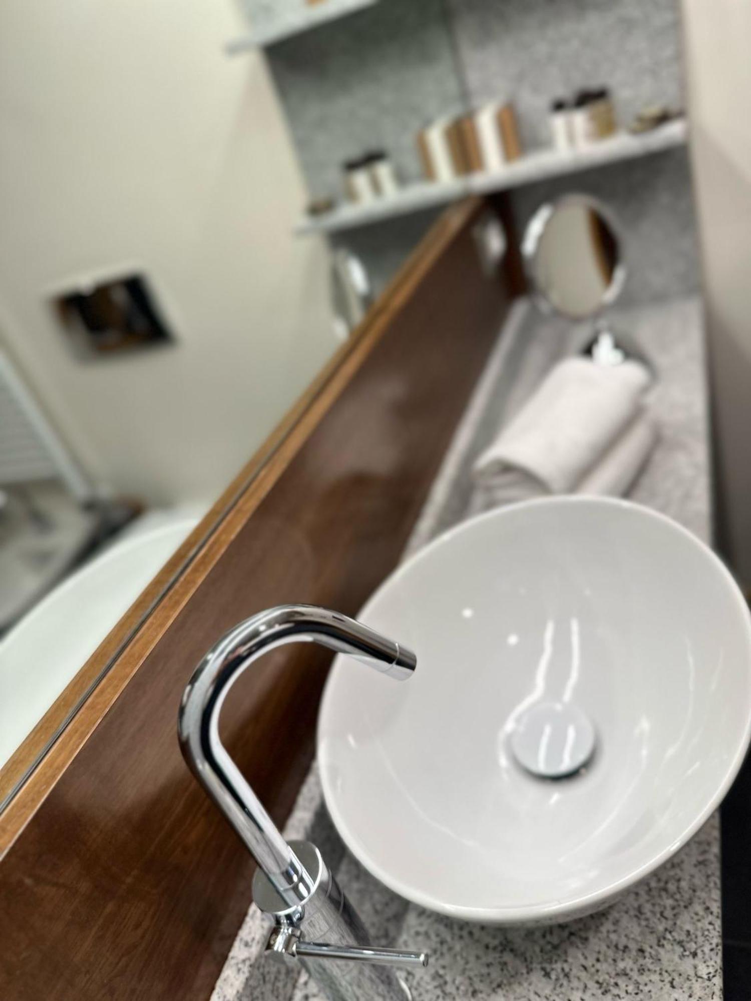 Hotel Cortese Armeno Екстер'єр фото